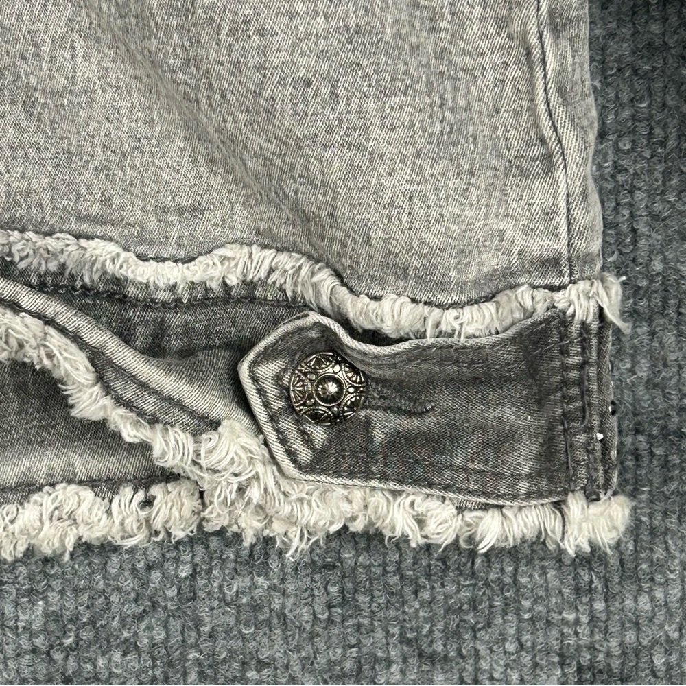 DG2 Diane Gilman 3X Grey Embellished Denim Jacket — Frayed & Studded - Picture 10 of 15